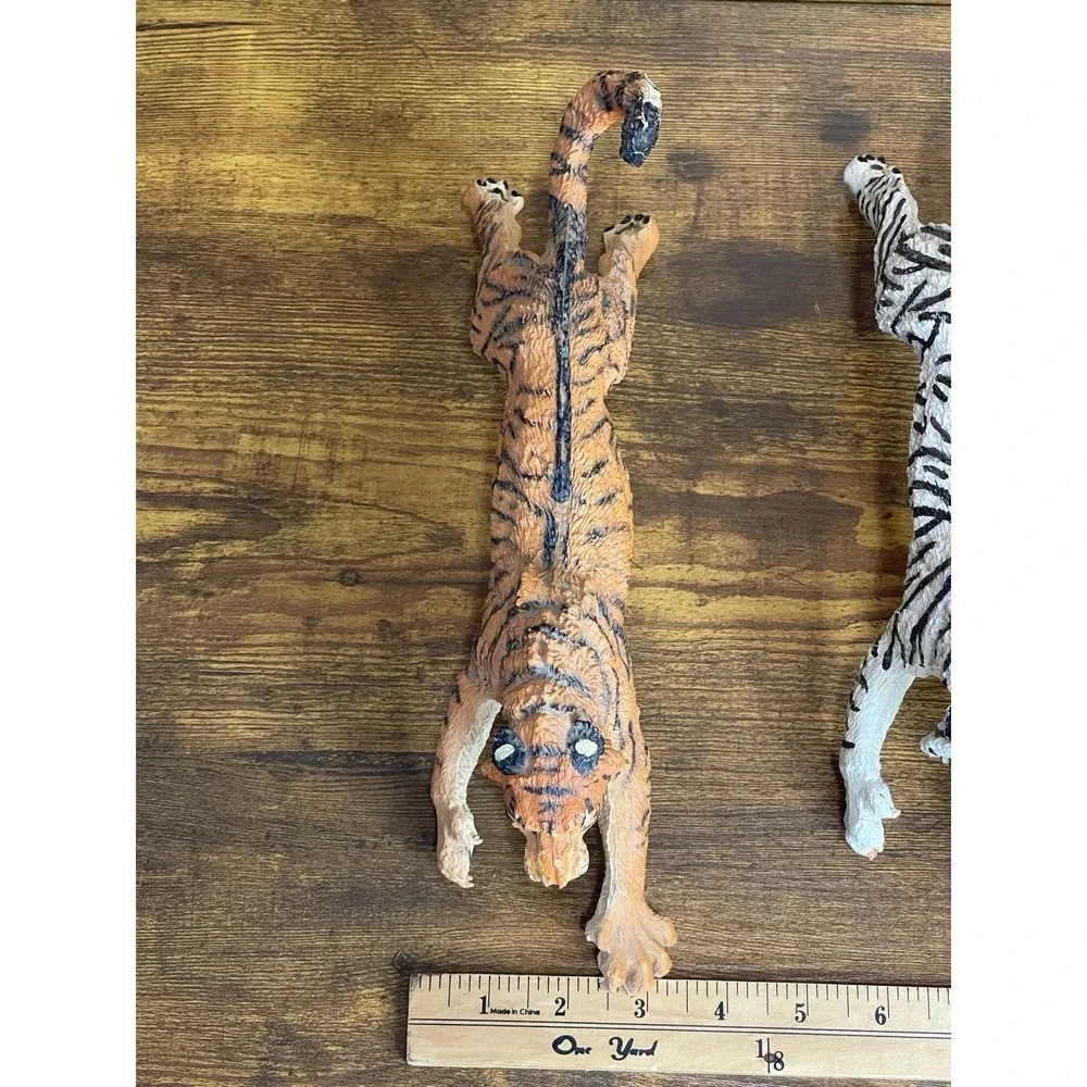 VTG Lot 2 Safari LTD Toys Siberian Tiger Attacking